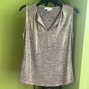 💖Liz Claiborne bronze metallic sleeveless top with v neck front and curved hem
